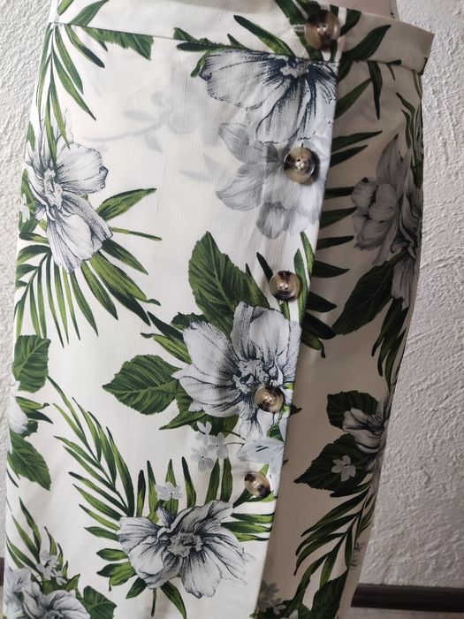 Nowa spódnica na lato 42 XL Primark guziki