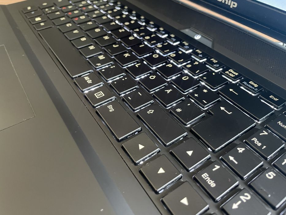 Игровой большой ноутбук/i7-6700HQ/8 GB/ SSD/GeForce GTX 960 2GB