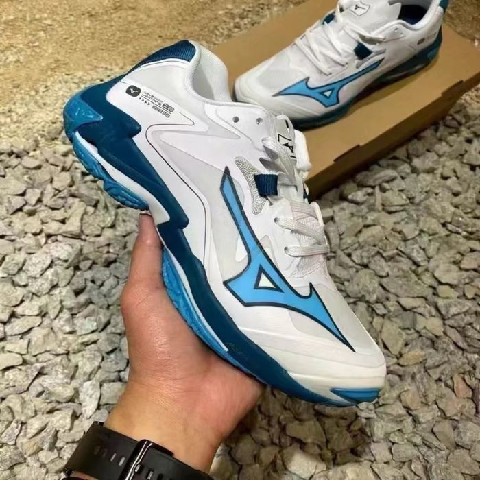 Волейбольні кросівки Mizuno Wave Lightning Z8