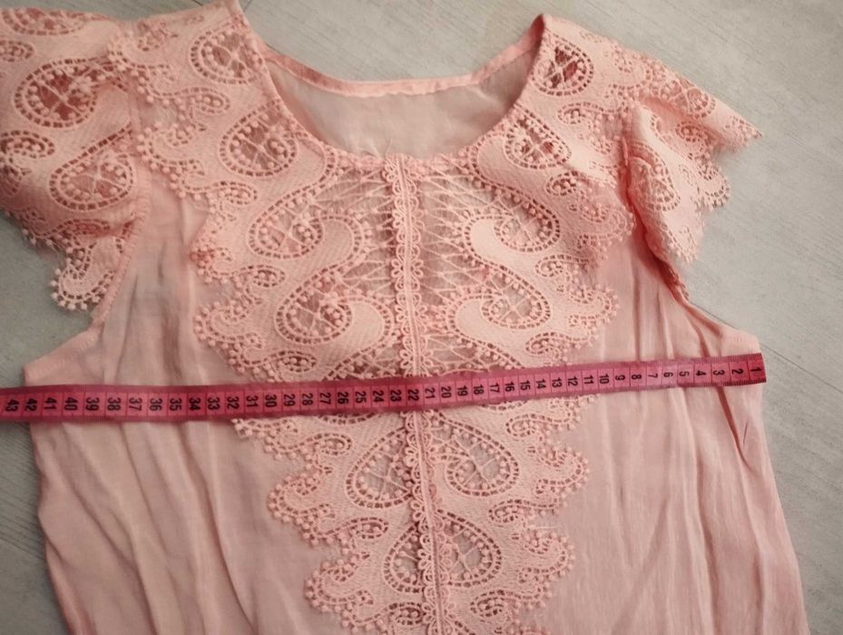 Bluzeczka elegancka satynowy materiał rozm 36