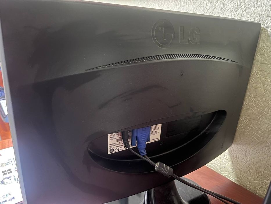 Продам монитор Lg 19