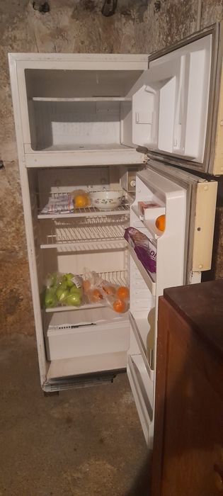 Vendo frigorífico usado a funcionar em pleno