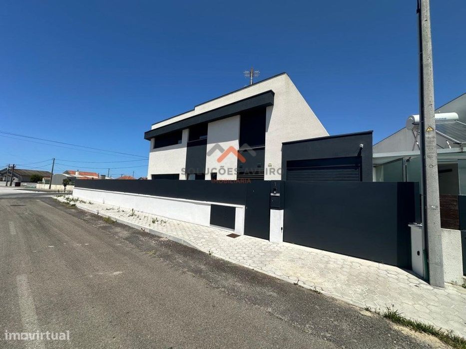 Moradia T3 Isolada e Pronta Habitar!