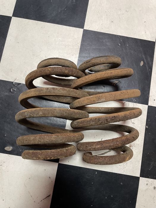 Пружини для заниження е30 е36 е46