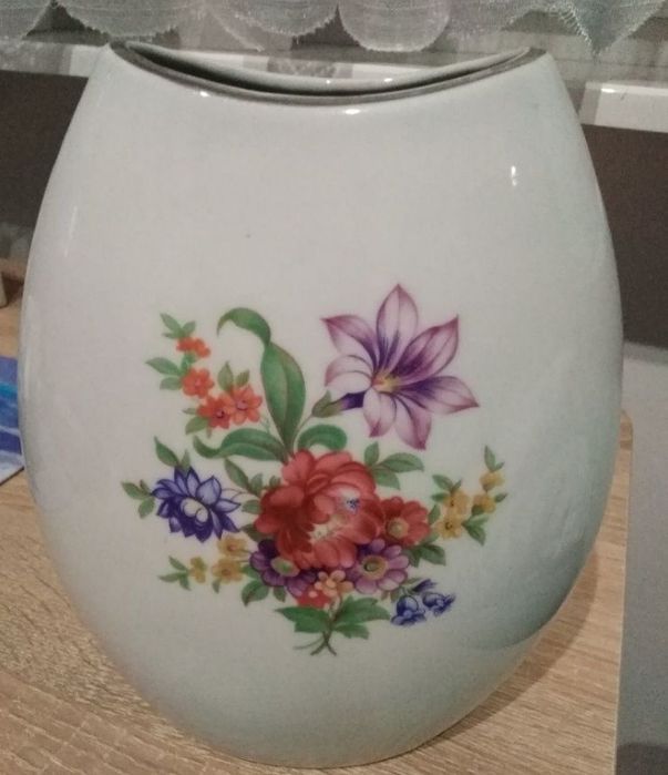 Porcelanowy Wazon obły  Chodzież