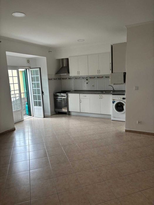 Arrendo apartamento t2 caparica
