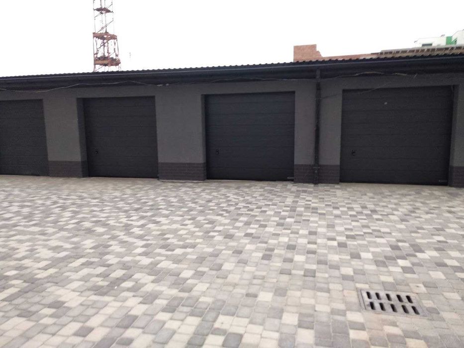 Продаж гаража в сучасному ЖК "Липки"