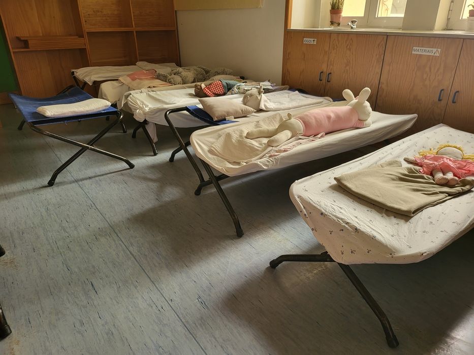 Caminhas de criança. Recheio de creche/infantário