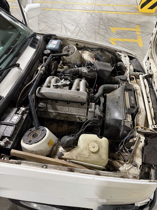 Продам BMW e30 1.6 бензин