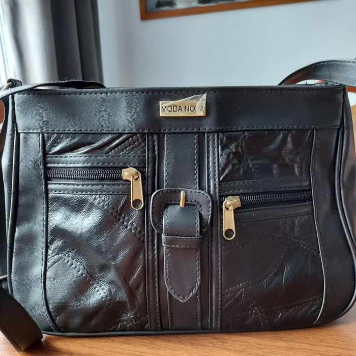 Torebka  nowa  na  ramie