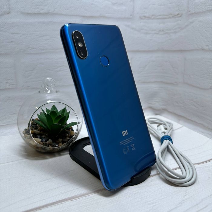 Продам телефон Xiaomi Mi 8 6/64 Gb NFC в гарному стані