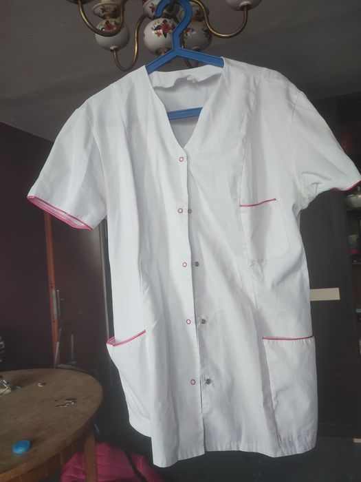 Fartuch medyczny kosmetyczny roboczy laboratoryjny