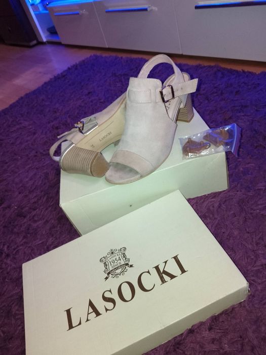 Buty '' LASOCKI " - sandały na obcasie