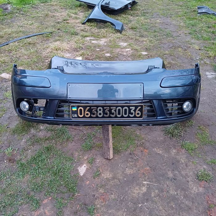 Volkswagen Golf 5 plus 5+ передній бампер з фаромойками