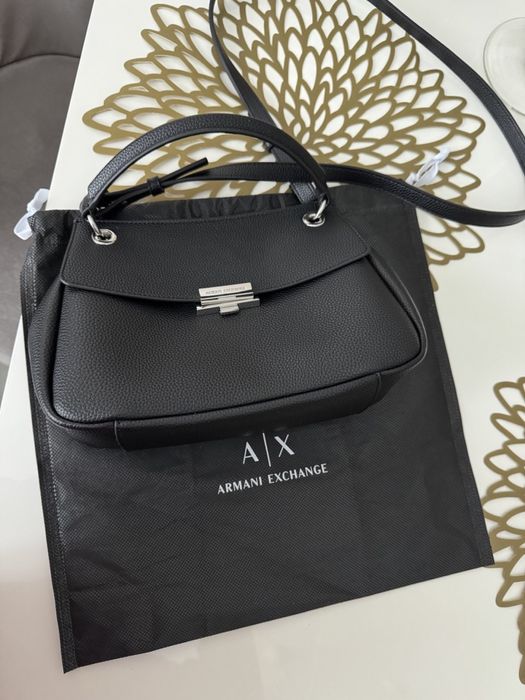 Нова! Сумочка Armani Exchange