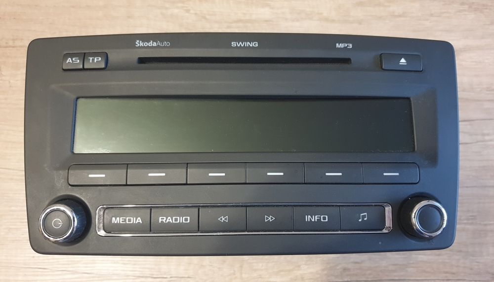 Radio Skoda Octavia II FL Blaupunkt Ramka