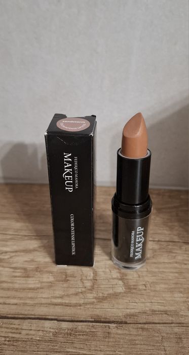 Pomadka Color Intense Lipstick FM World