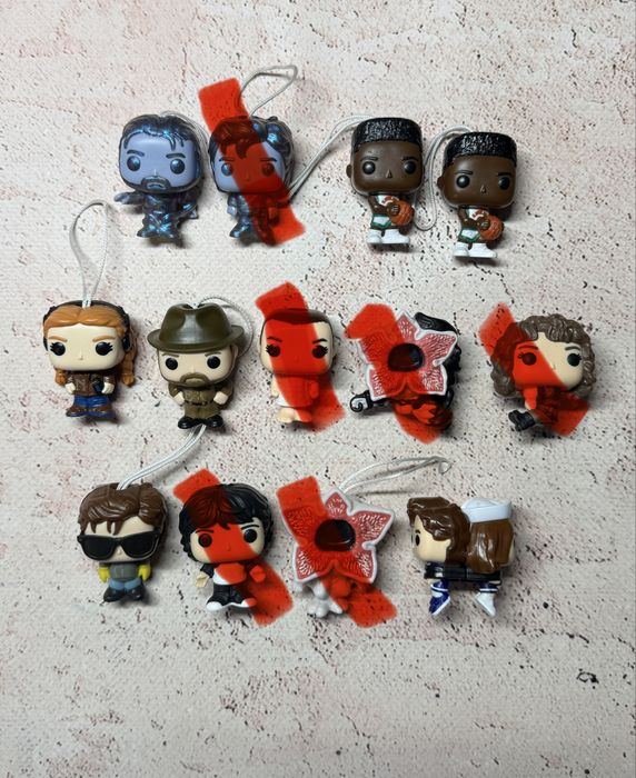 Фігурки kinder joy дивні дива stranger thinks