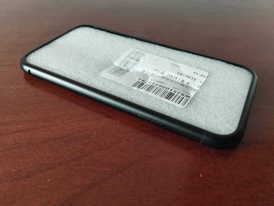 Capa iPhone 14 Pro Plástico Rígido Transparente