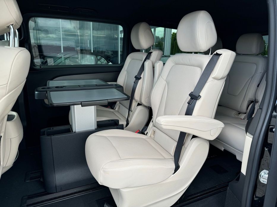 Wynajem Busa osobowego Mercedes - Benz Klasa V 7os. PREMIUM