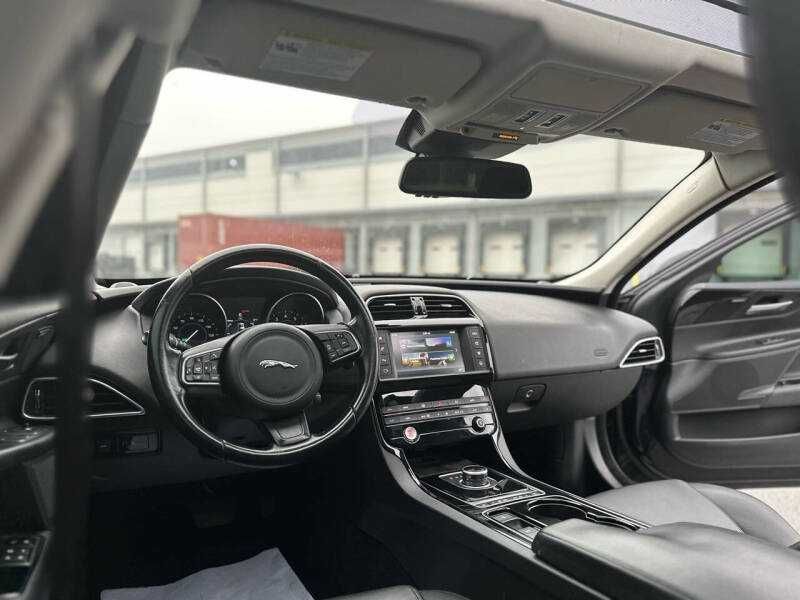 2017 Jaguar XE 2.0L