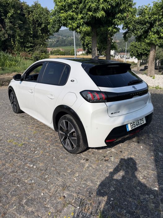 Peugeot e-208 — fotografia 3