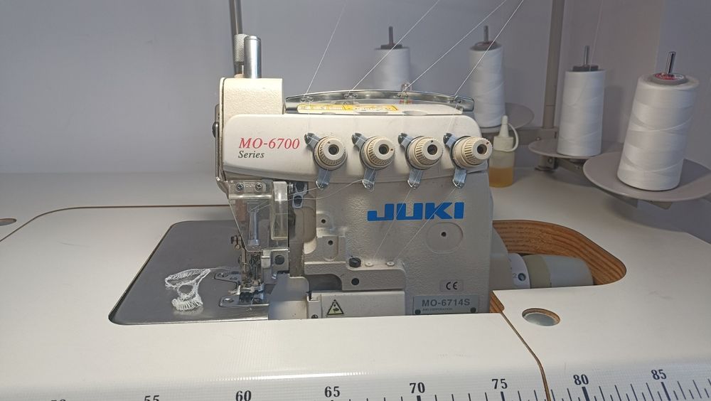 Maszyna Yuki MO-6714s 4 nitkowy owerlok