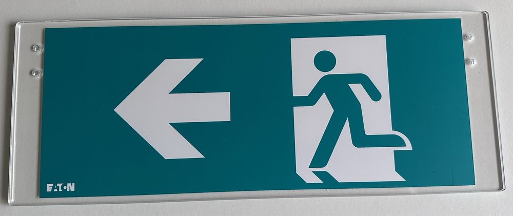 Sinalização Saída de emergência - acrílico