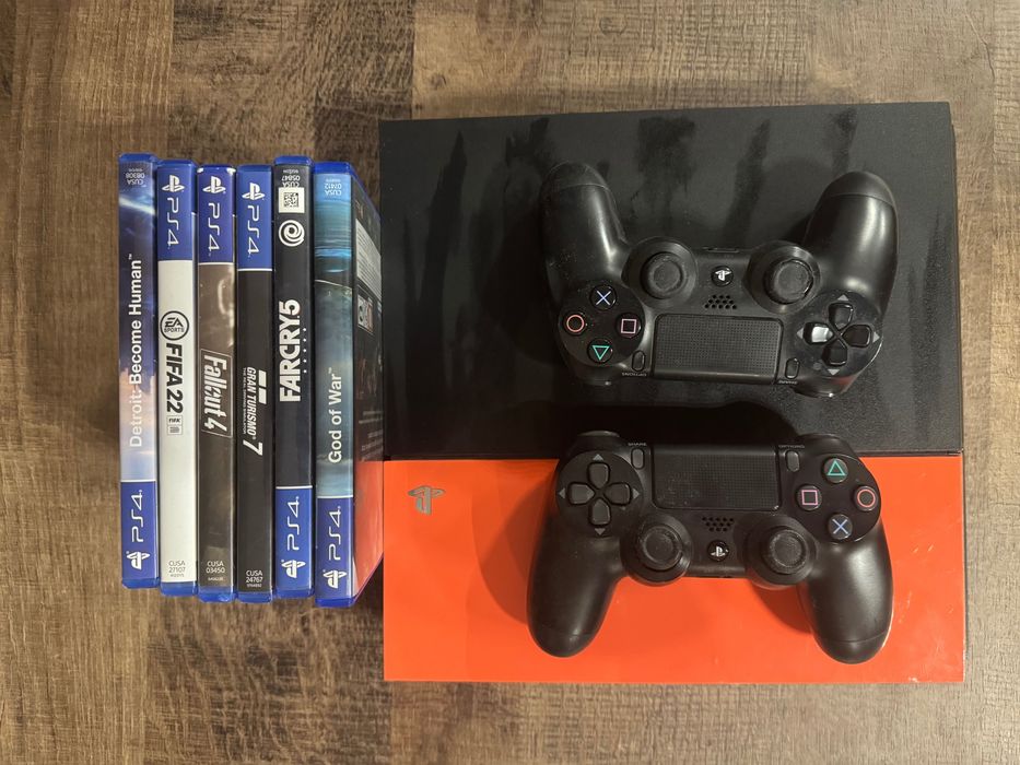 PS4 Fat 500GB (CUH-1004A), прошивка 12.02, 2 джойстики + 6 ігор
