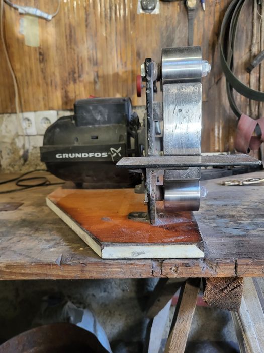 Гріндер , ленточно шліфувальний станок