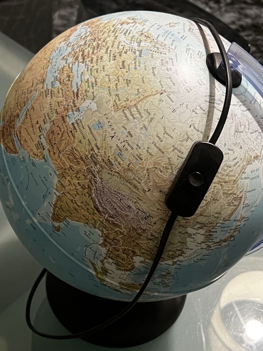 Candeeiro em forma de globo