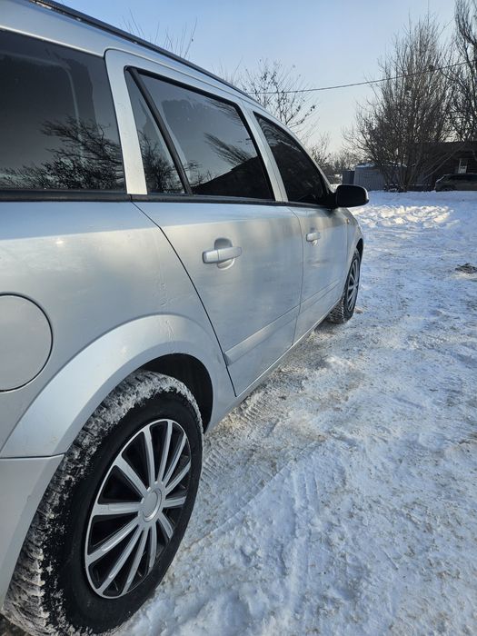 Opel Astra универсал 1.6
