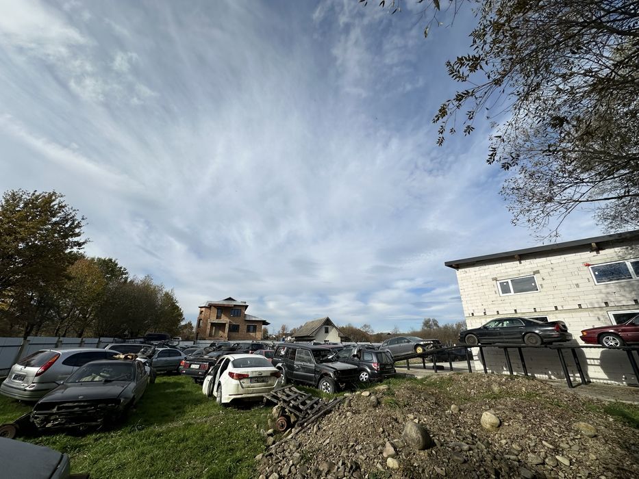 Продам будинок-гаражі