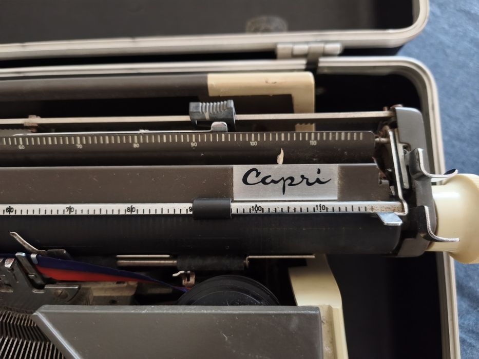 Maquina de escrever Capri