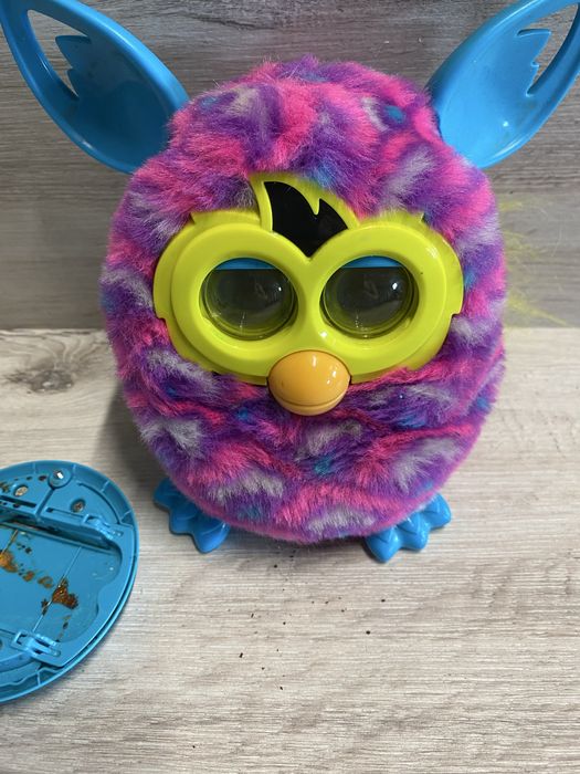 interaktywna zabawka furby