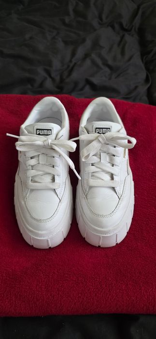 Puma  model Mayze Stack.