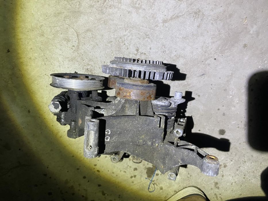 Кронштейн натягувач Пасат б5