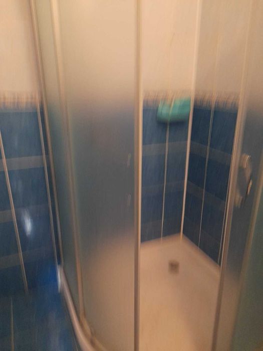 Скло душової кабіни