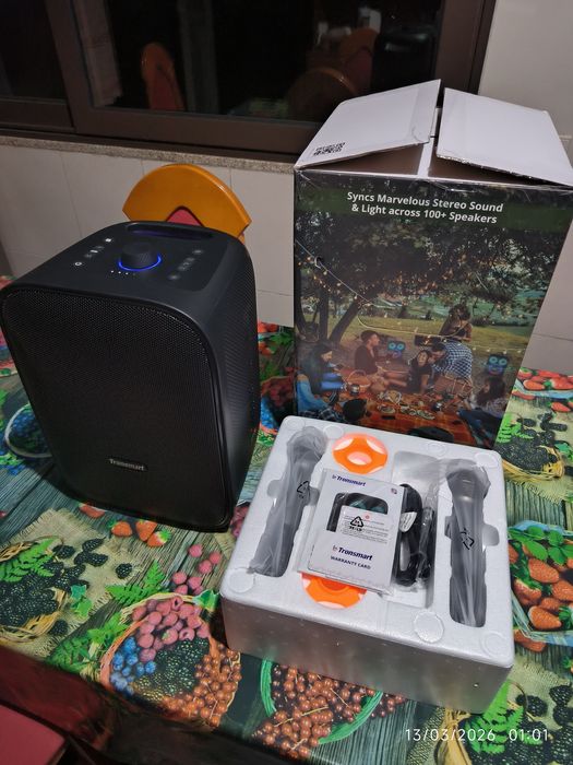 Coluna de som para karaokê Tronsmart Halo 200 com som de 120 W.