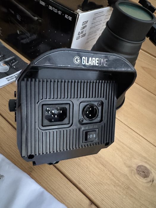 Zestaw Lampa GlareOne LED 1500D + statyw+softbox 120cm+strumienica