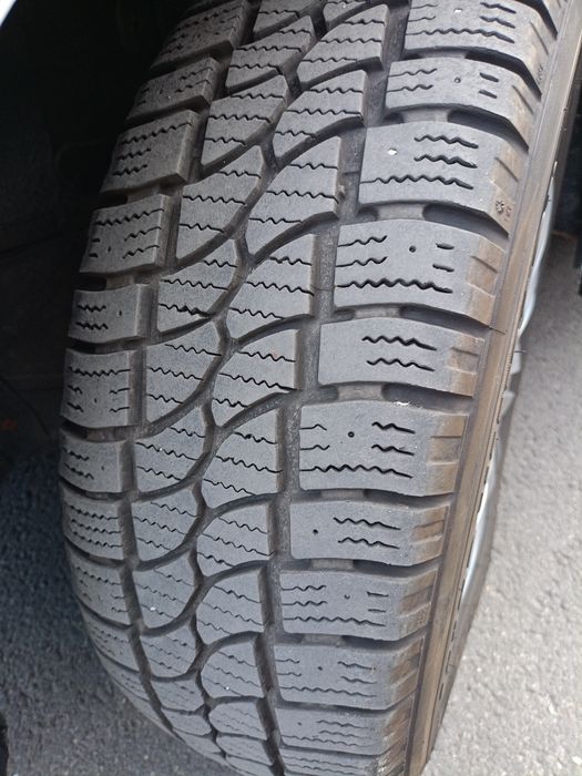 Opony 215/65r16c zimowe 2 szt.