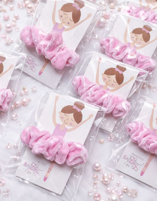 Gumki do włosów dla dziewczynek Dzień Kobiet Urodziny do przedszkola