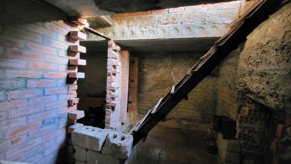 Продам гараж, поруч з Метро, кооператив "Олімпійський" (Восход")