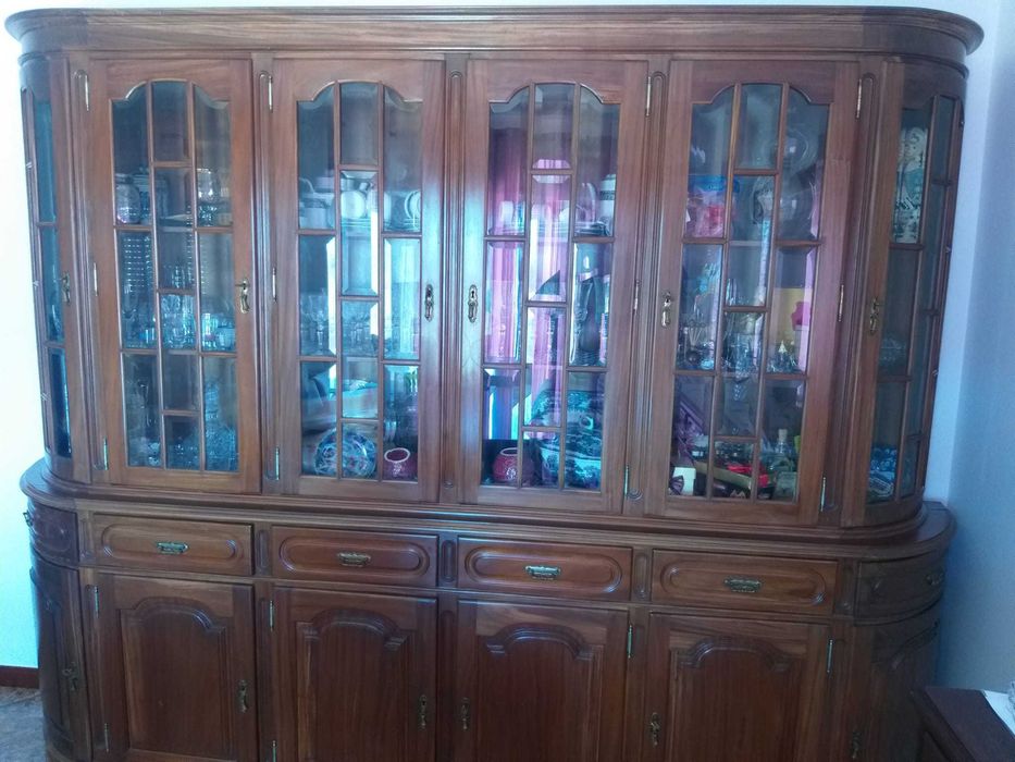 Móvel Cristaleira de Sala
