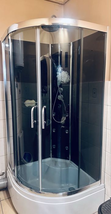 Kabina prysznicowa z hydromasarzem