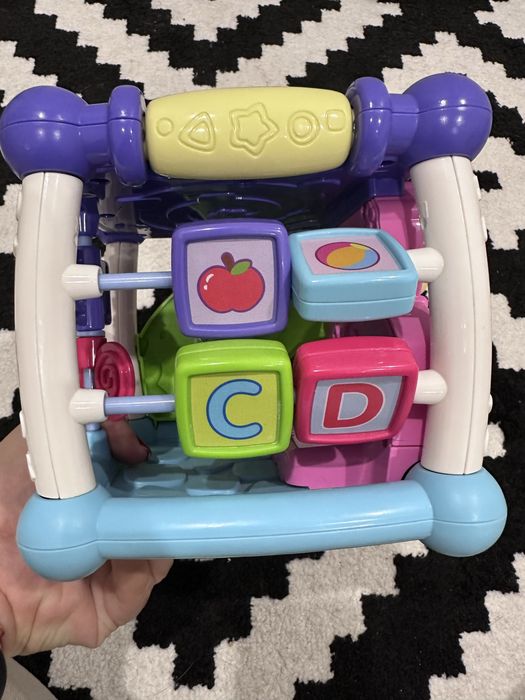 Розвиваючий інтерактивний Бізікуб від VTech (анг. мова)