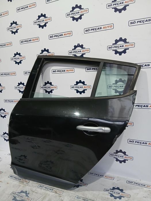 PORTA TRASEIRA ESQUERDA PRETA RENAULT MEGANE 3 1.5DCI 2009-2016 ANO: 2