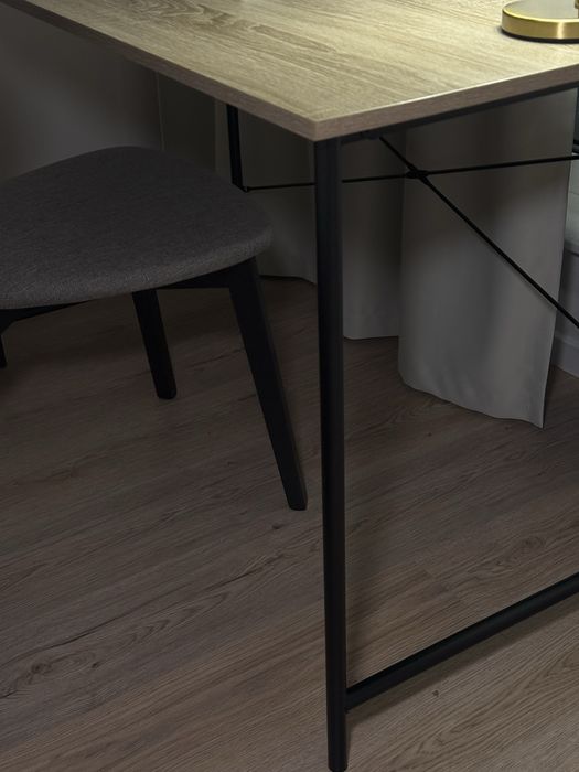 Biurko JYSK Gelsted – dąb/czarny, styl skandynawski / loft