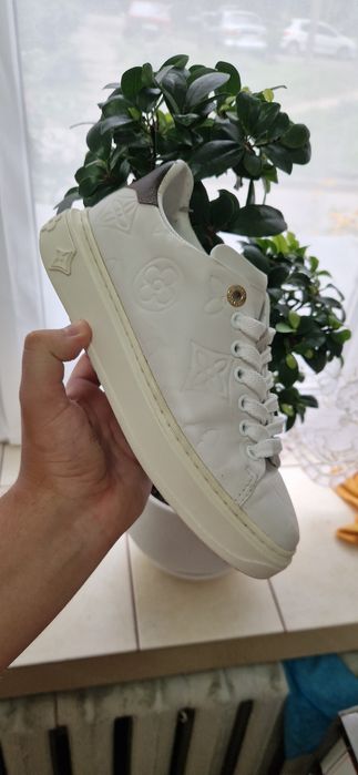 Louis Vuitton білі