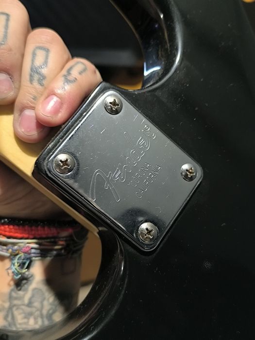 Guitarra "Fender" com Captadores Fender Player II
